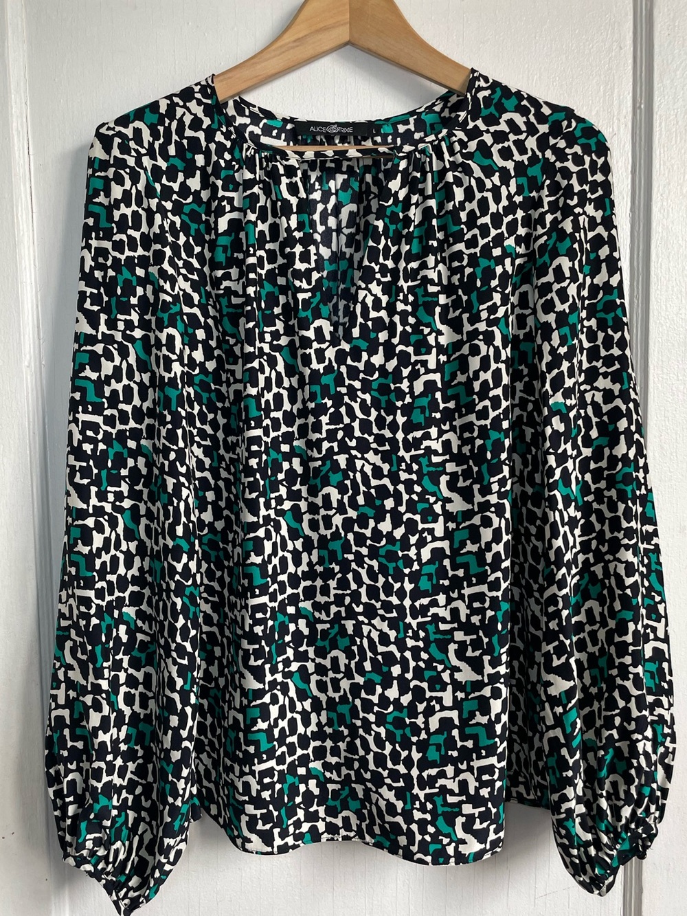 Alice + Trixie 100% Silk Abstract Print Blouse L Balloon Sleeve Keyhole Top NEW